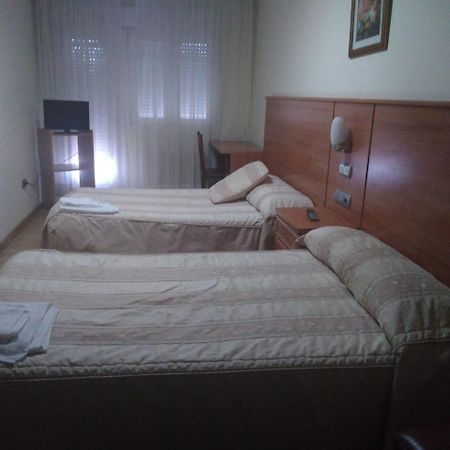 Hotel 2 De Mayo 2 Xinzo de Limia Zewnętrze zdjęcie