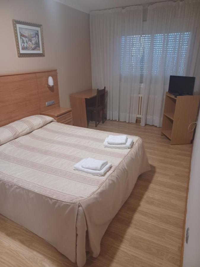 Hotel 2 De Mayo 2 Xinzo de Limia Zewnętrze zdjęcie