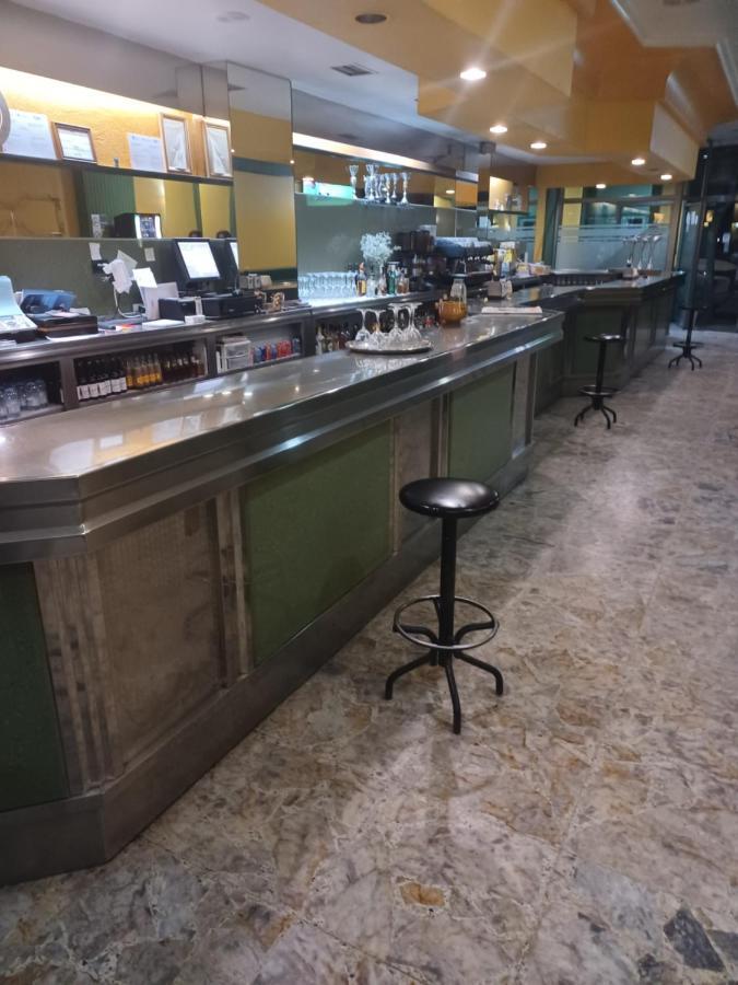 Hotel 2 De Mayo 2 Xinzo de Limia Zewnętrze zdjęcie