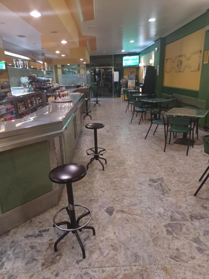 Hotel 2 De Mayo 2 Xinzo de Limia Zewnętrze zdjęcie