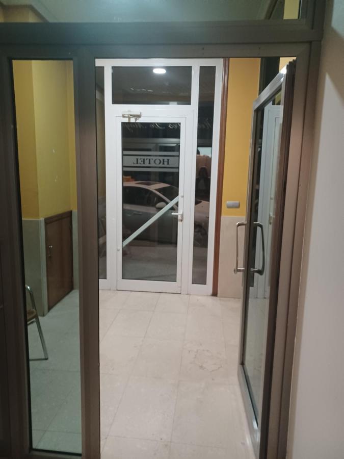Hotel 2 De Mayo 2 Xinzo de Limia Zewnętrze zdjęcie
