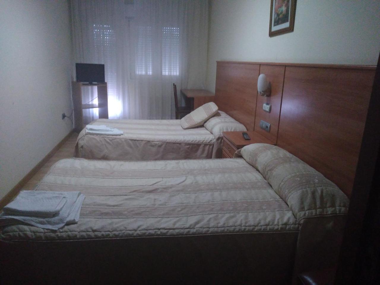 Hotel 2 De Mayo 2 Xinzo de Limia Zewnętrze zdjęcie