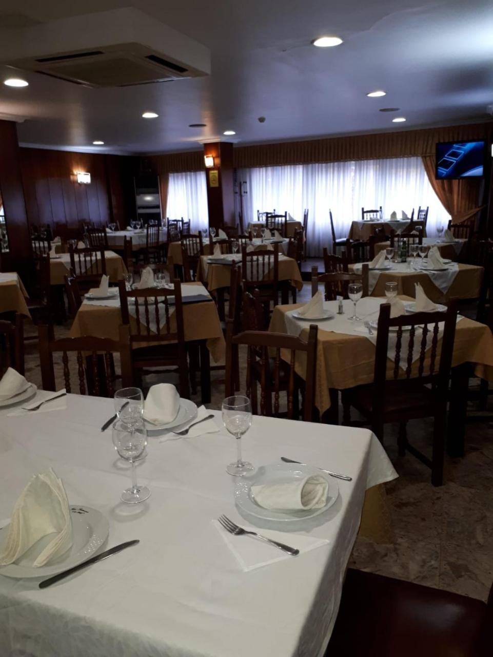 Hotel 2 De Mayo 2 Xinzo de Limia Zewnętrze zdjęcie